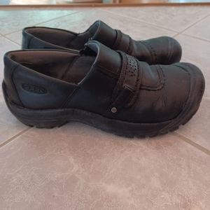 Keen clogs
